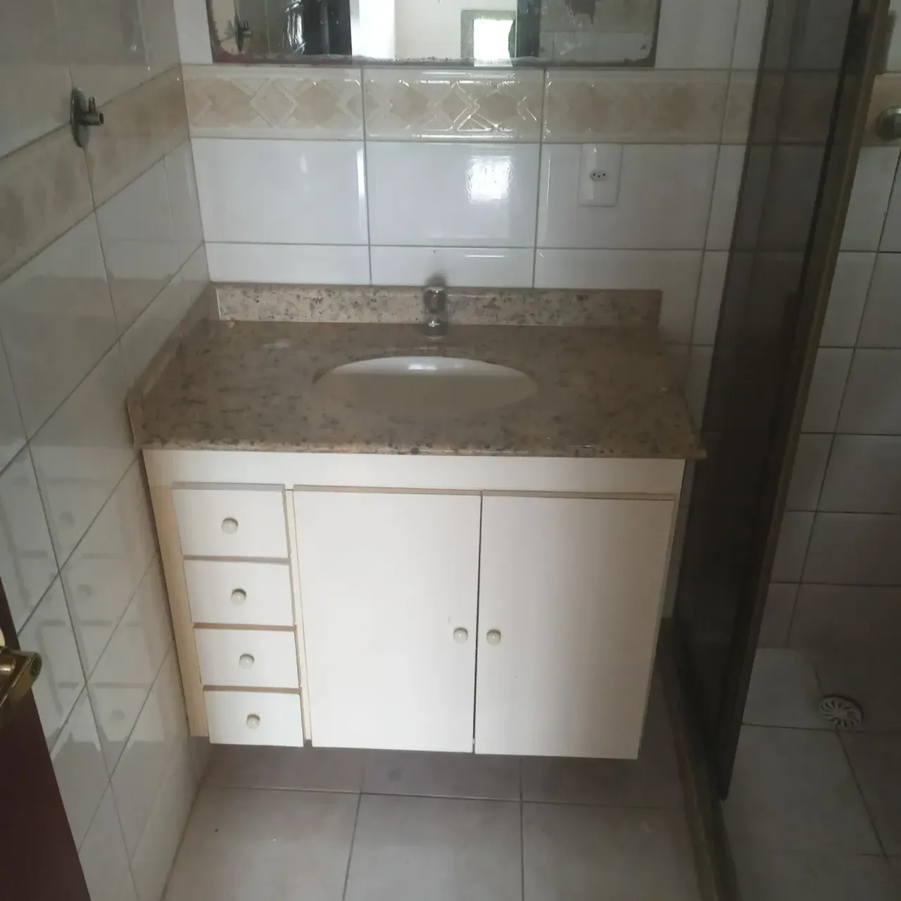 Apartamento com box de vidro no banheiro e 1 vaga — photo 14