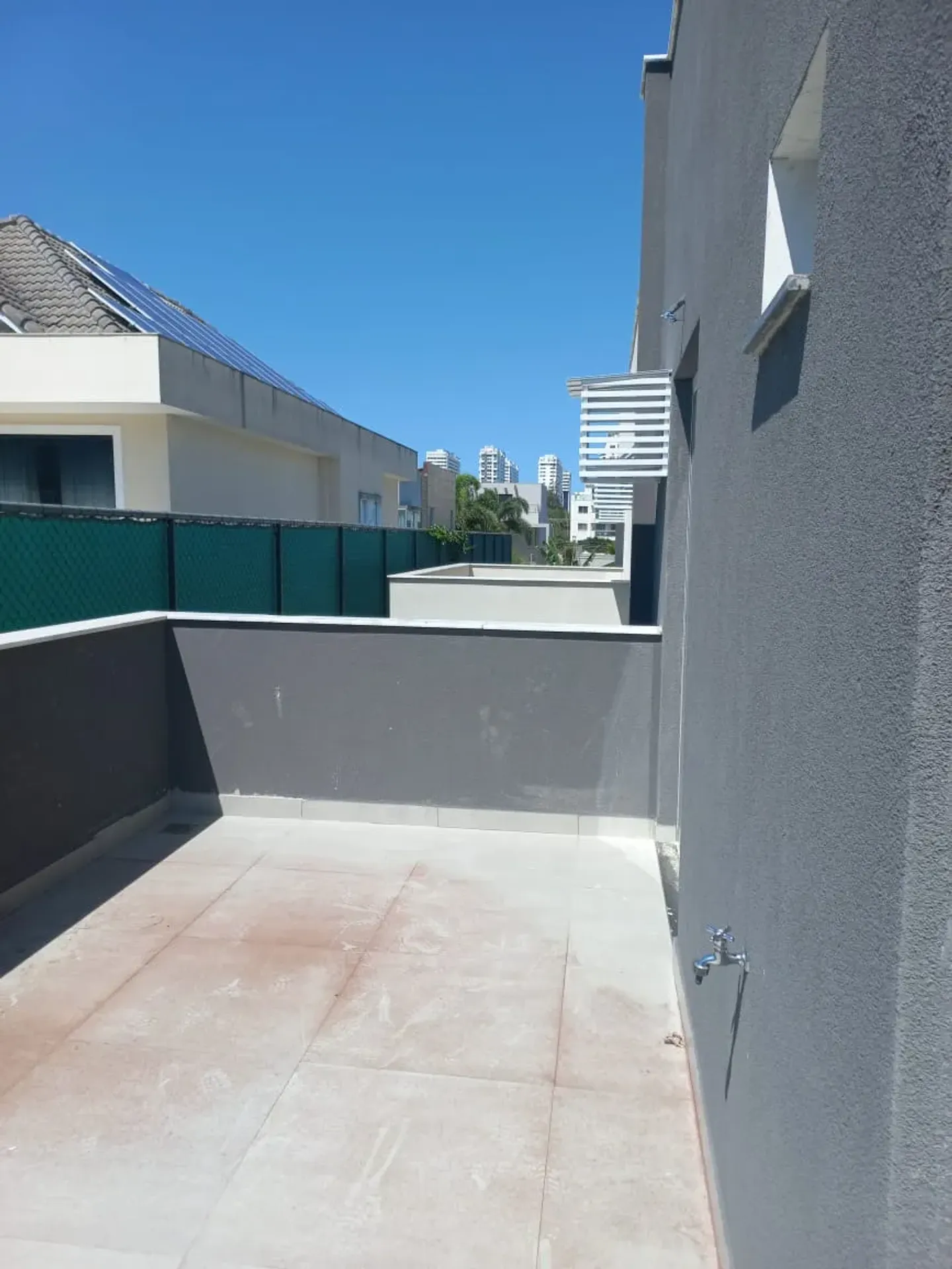 Duplex house with 3 en-suite bedrooms and 300 m² — photo 12