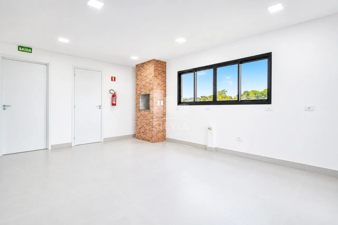 One-bedroom apartment in a building with a coworking space — photo 10