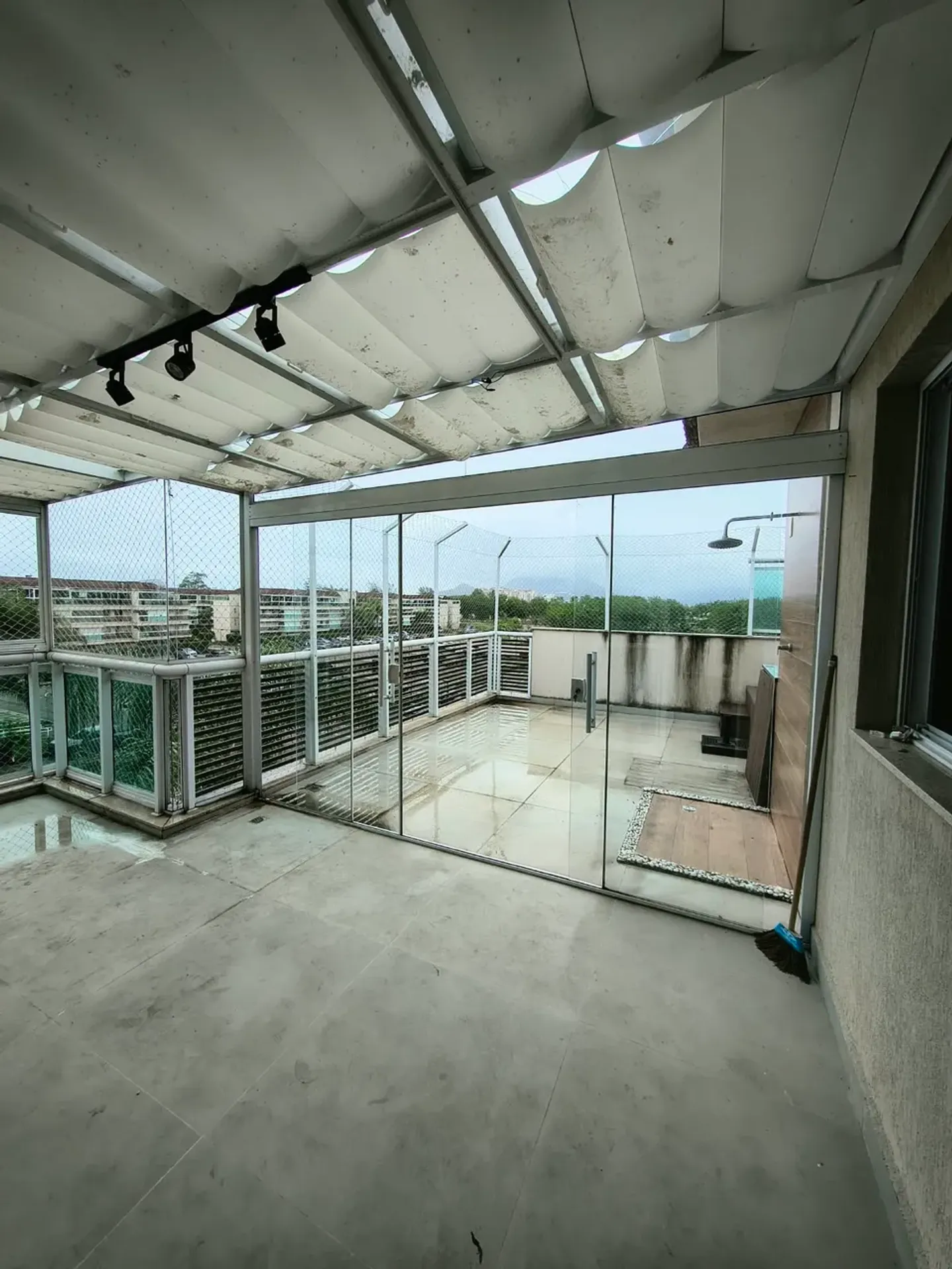 Apartamento de 3 quartos em condomínio com piscina aquecida — photo 21