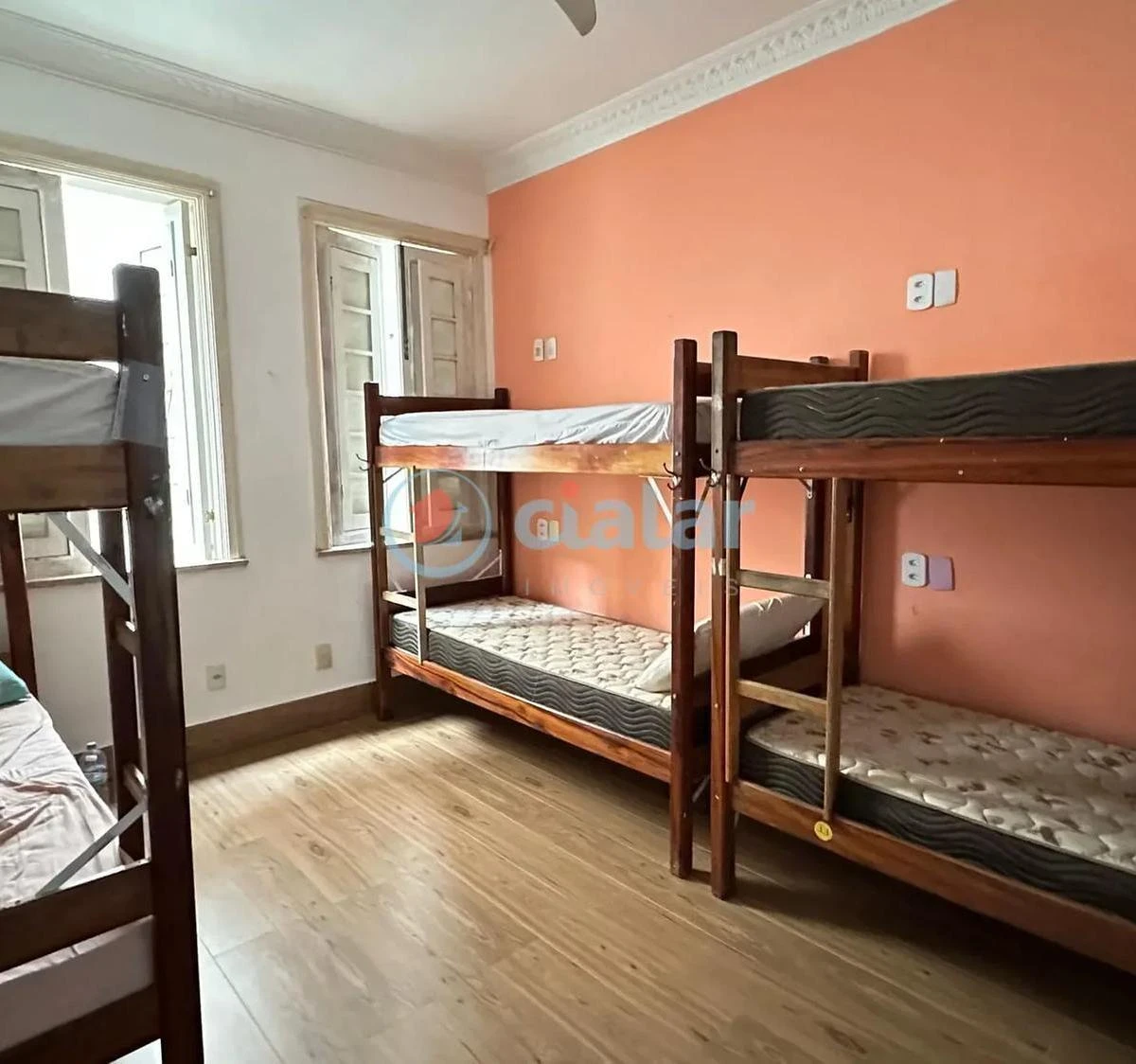 Furnished house with 11 bedrooms and 7 bathrooms