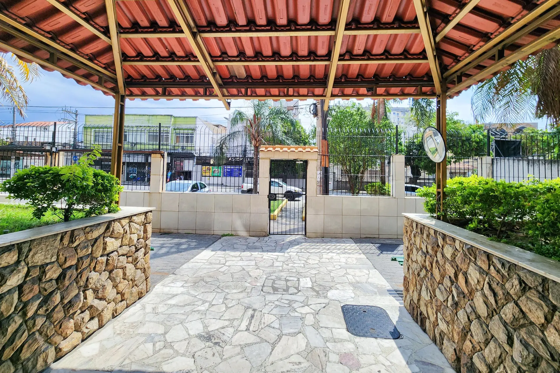 1-bedroom unfurnished apartment with 1 bathroom and parking — photo 4