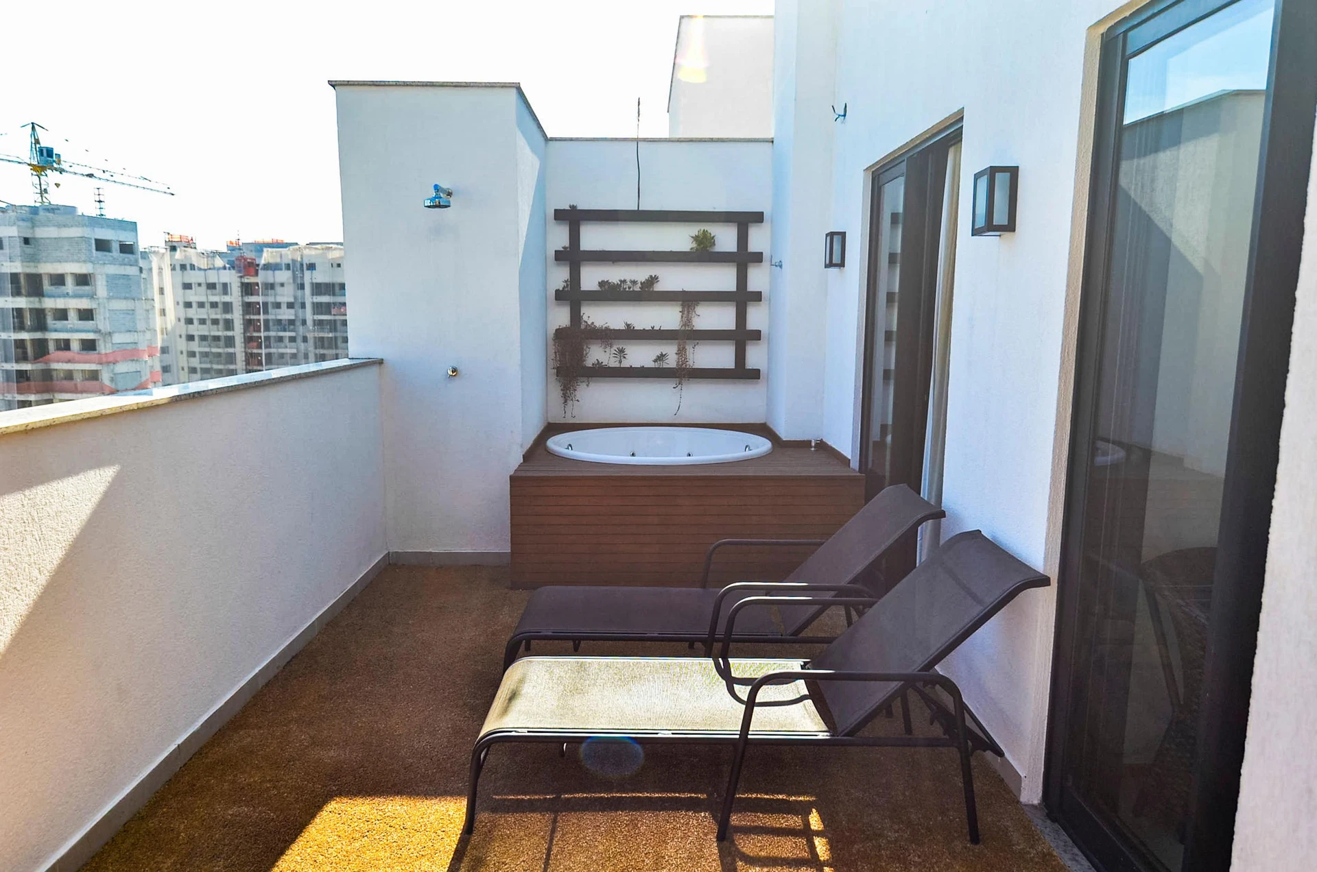 Furnished 3-bedroom apartment with balcony and BBQ grill — photo 30