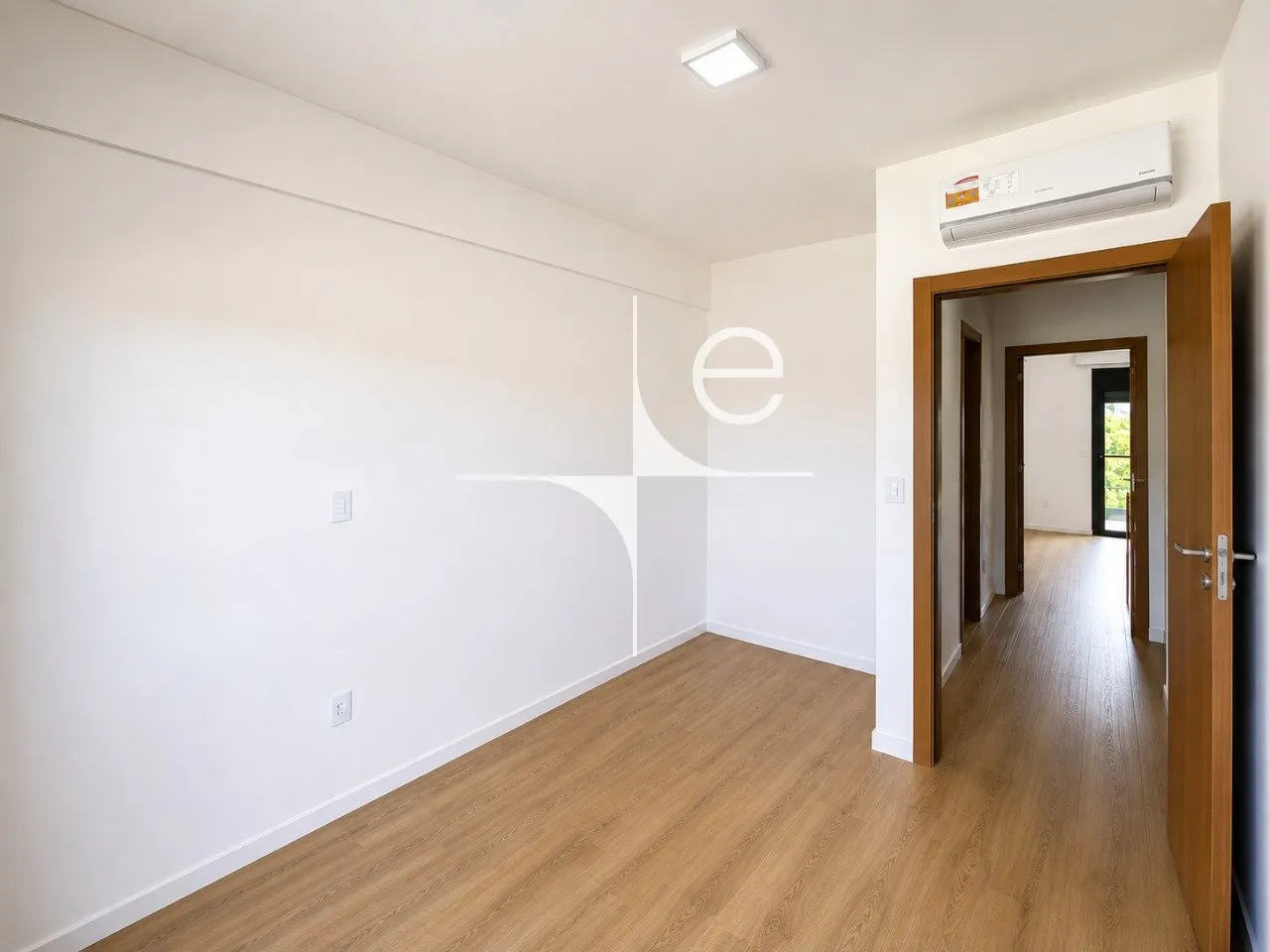 House with 3 bedrooms and a private yard — photo 13