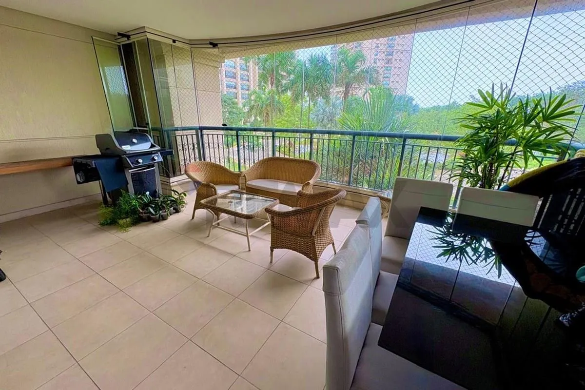 Apartamento de 315 m² com 4 dormitórios e 5 banheiros — photo 11