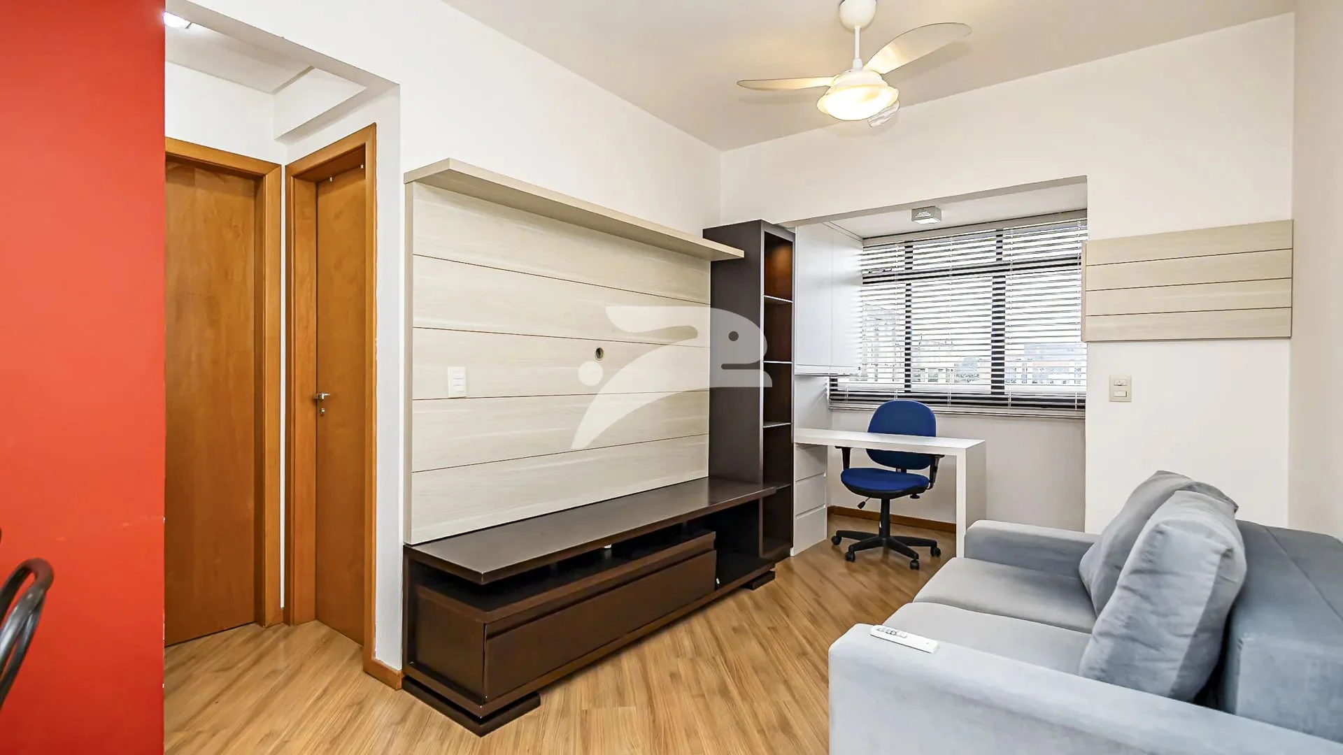 Furnished 1-bedroom apartment with covered parking — photo 7