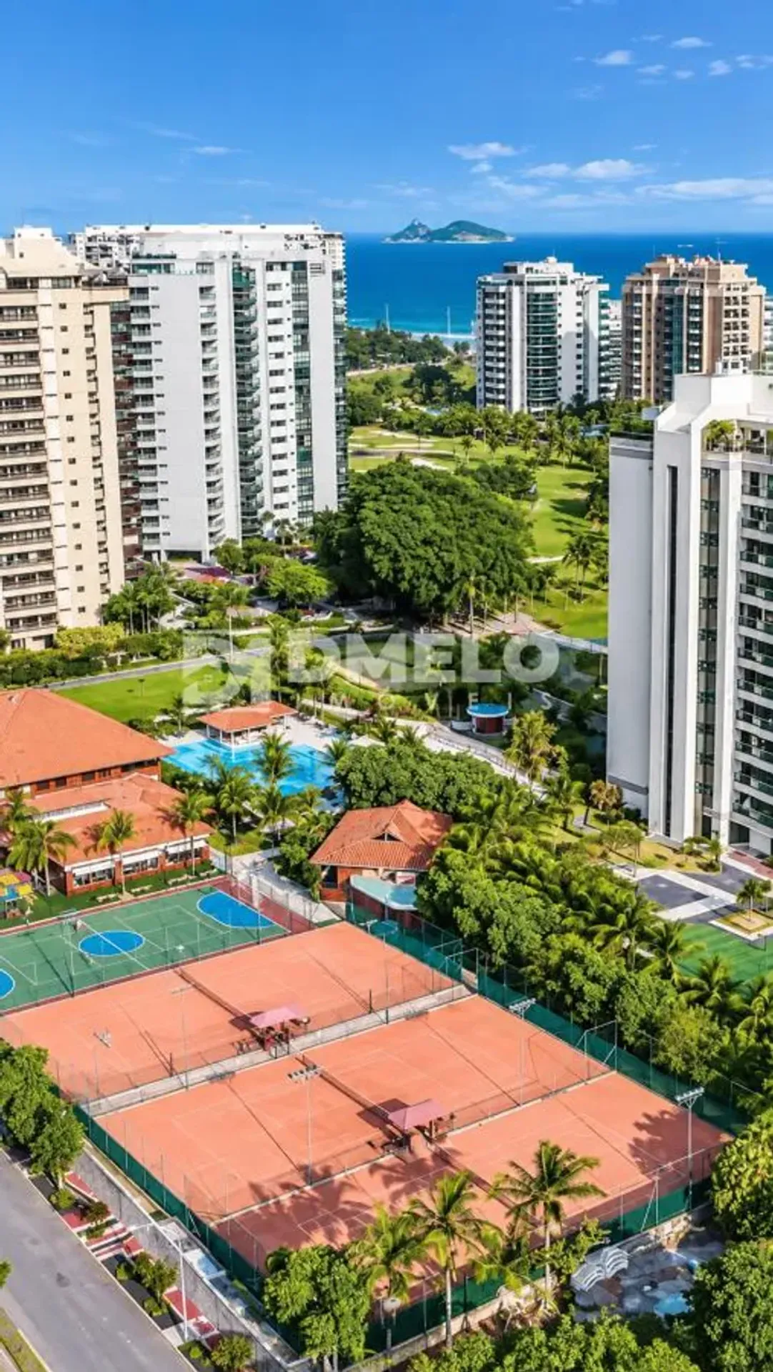 Apartamento mobiliado, 220 m², com janelas do piso ao teto — photo 33