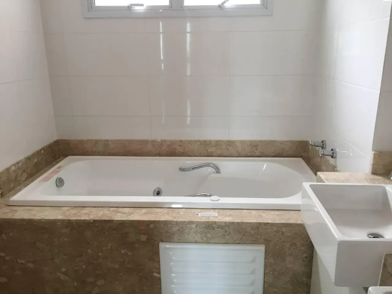 Furnished 3-bedroom apartment with 2 bathrooms — photo 2