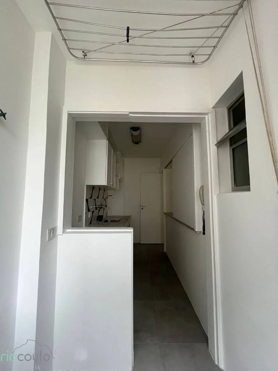 Apartamento com 1 dormitório e varanda com 2 banheiros — photo 17