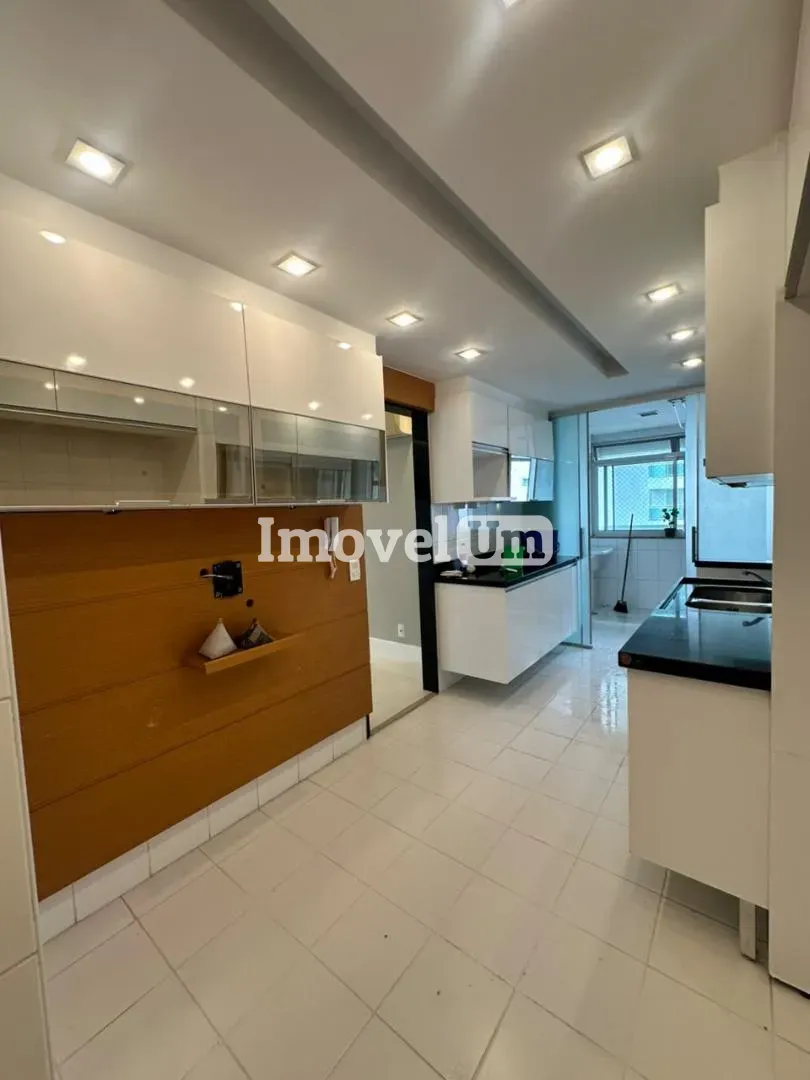 3-bedroom apartment with a home office — photo 8