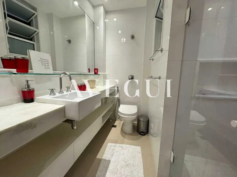 Furnished 173 m² apartment with 3 bedrooms and 4 bathrooms — photo 18