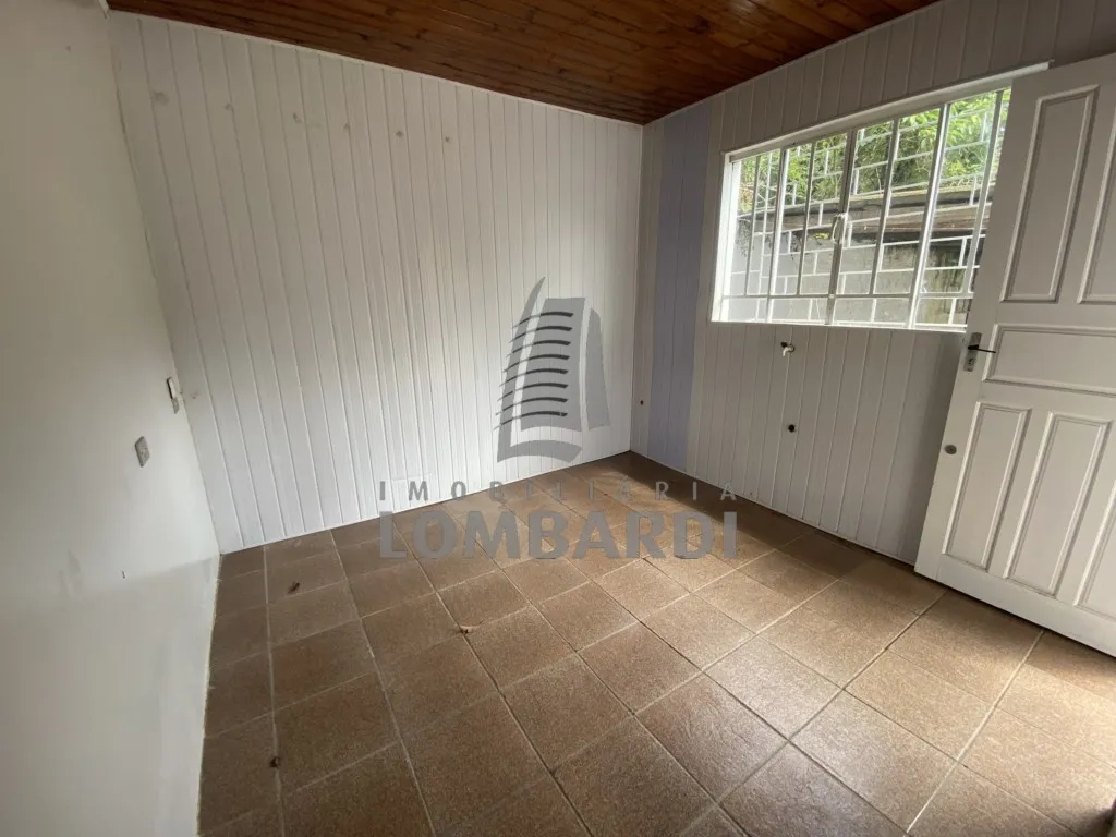 Casa de 1 quarto com 1 banheiro e vaga; 45 m²