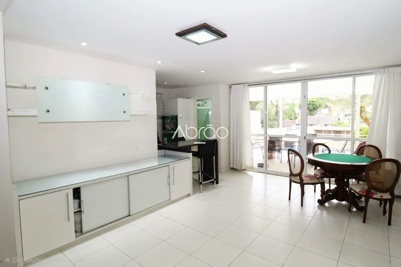 4-bedroom house with a private BBQ area — photo 7