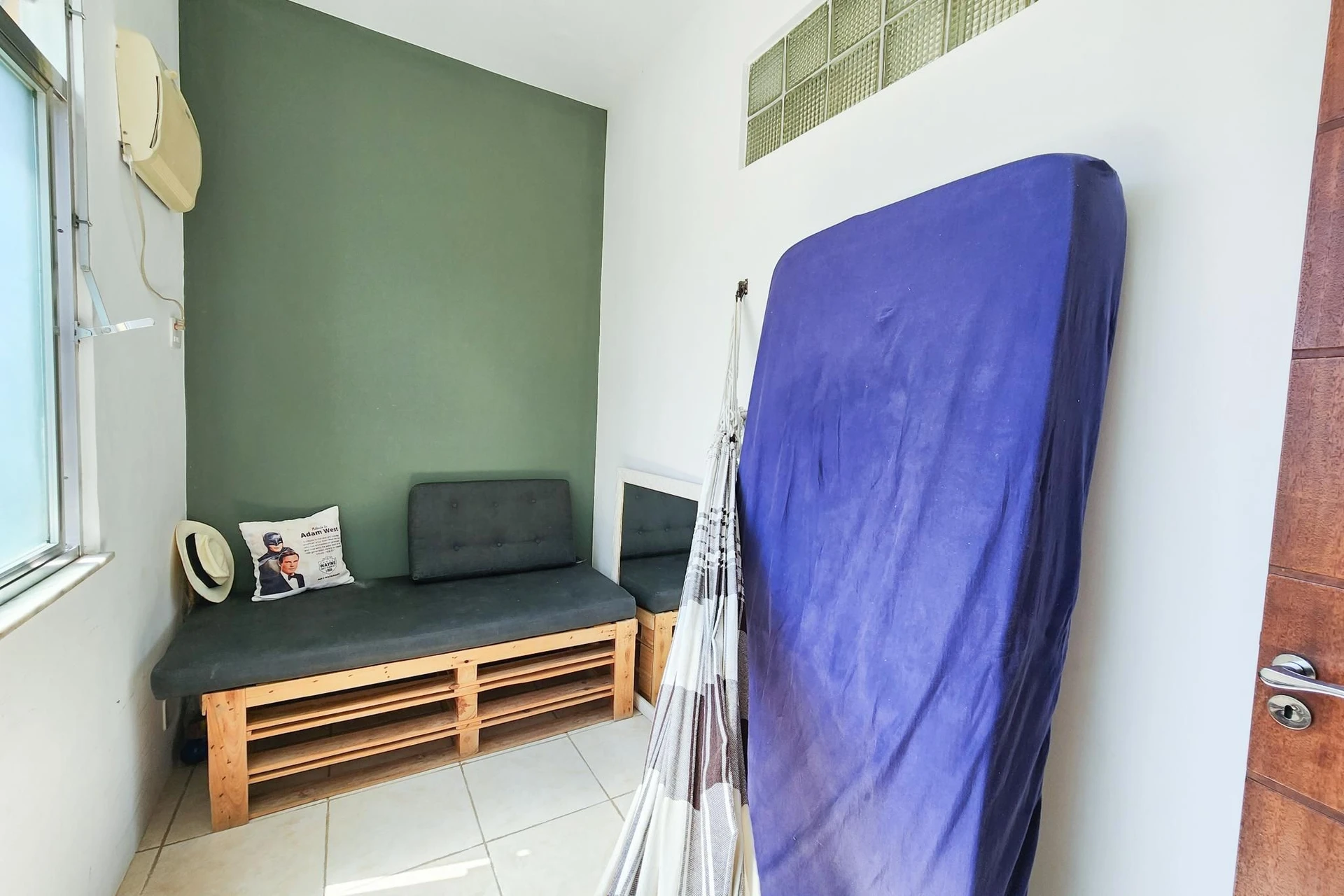 Furnished apartment with 2 bedrooms and 1 bathroom — photo 13