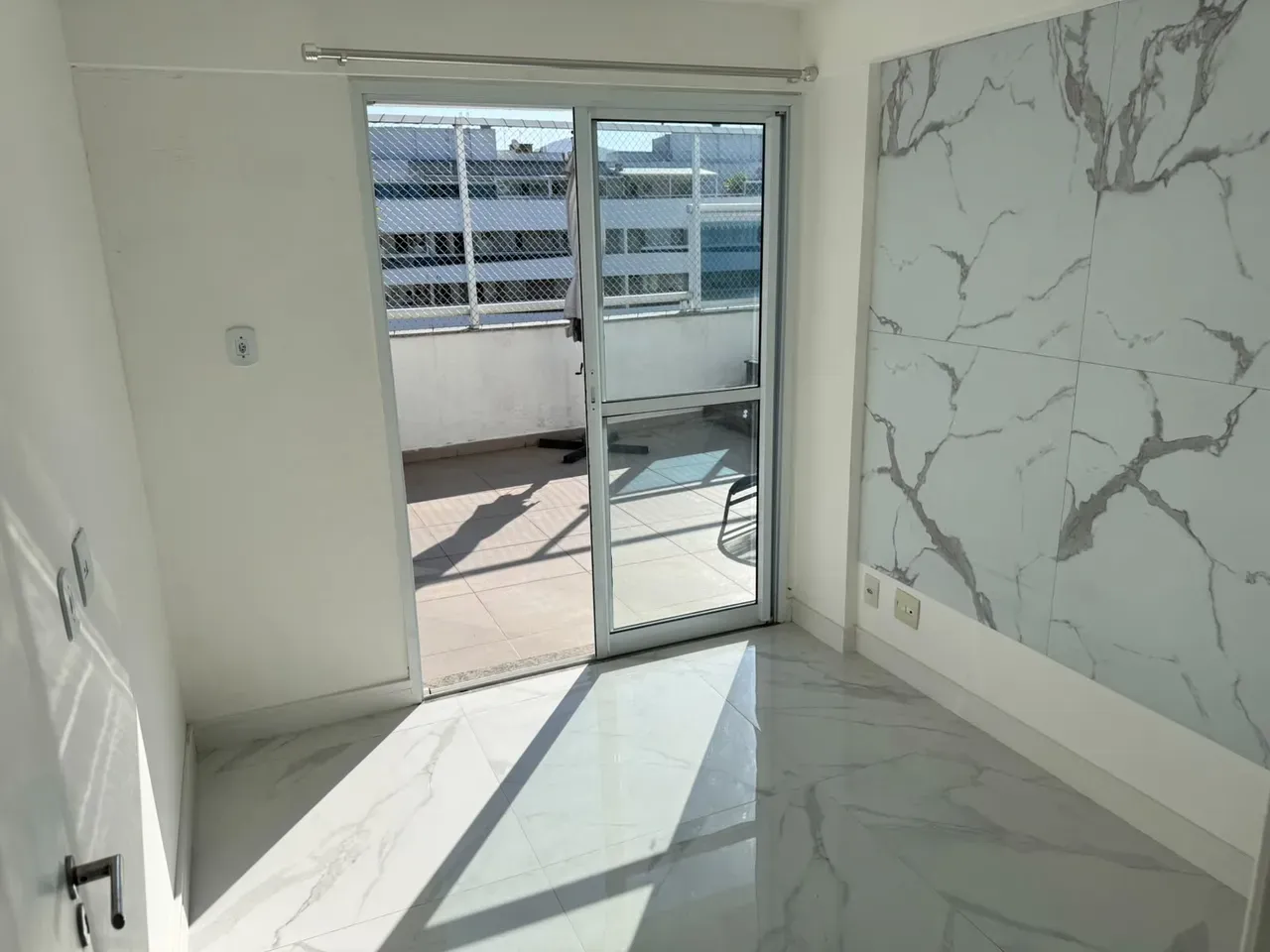 Home office in a 5-bedroom apartment, 200 m² — photo 14