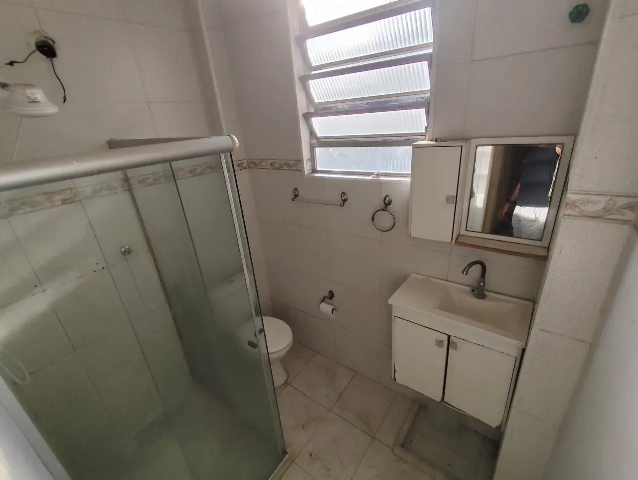 Unfurnished apartment with 3 bedrooms and 1 bathroom — photo 4