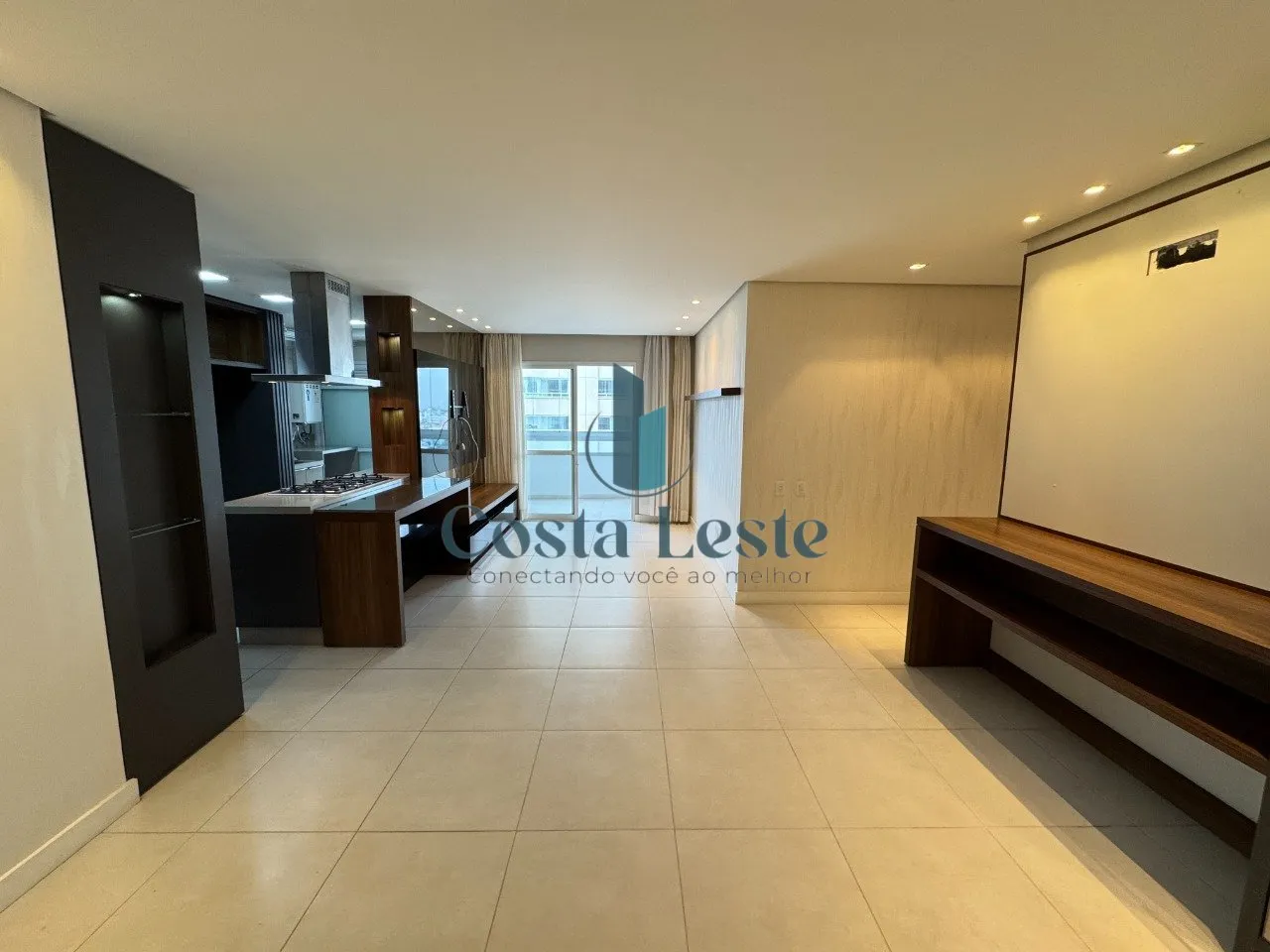 3-bedroom apartment with a home office in Florianópolis