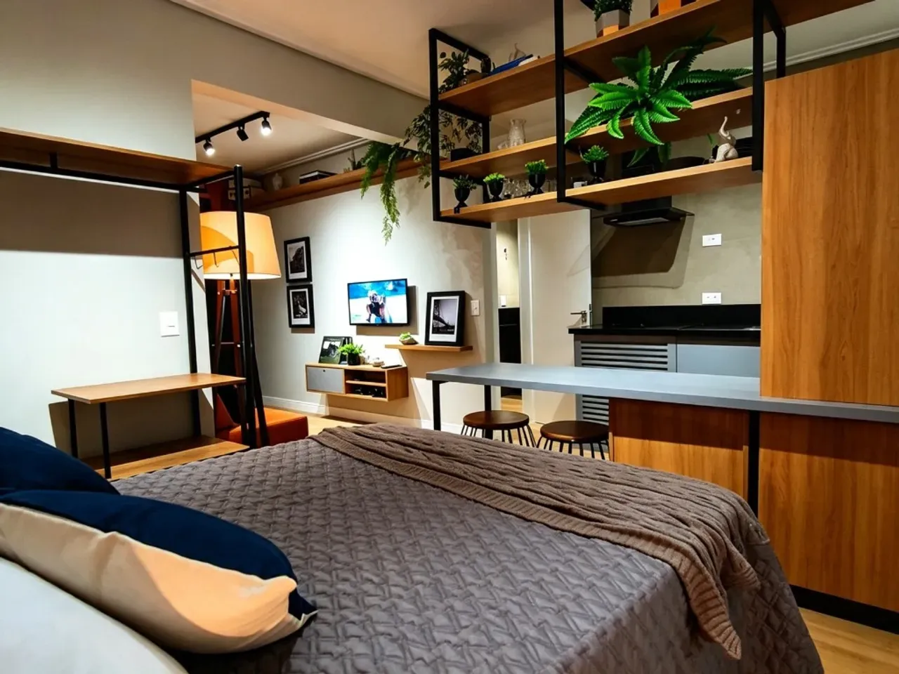Estudio amueblado con estilo industrial y cocina abierta — photo 3