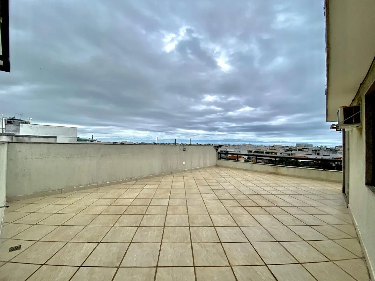 Furnished 369 m² apartment with a closed kitchen — photo 41