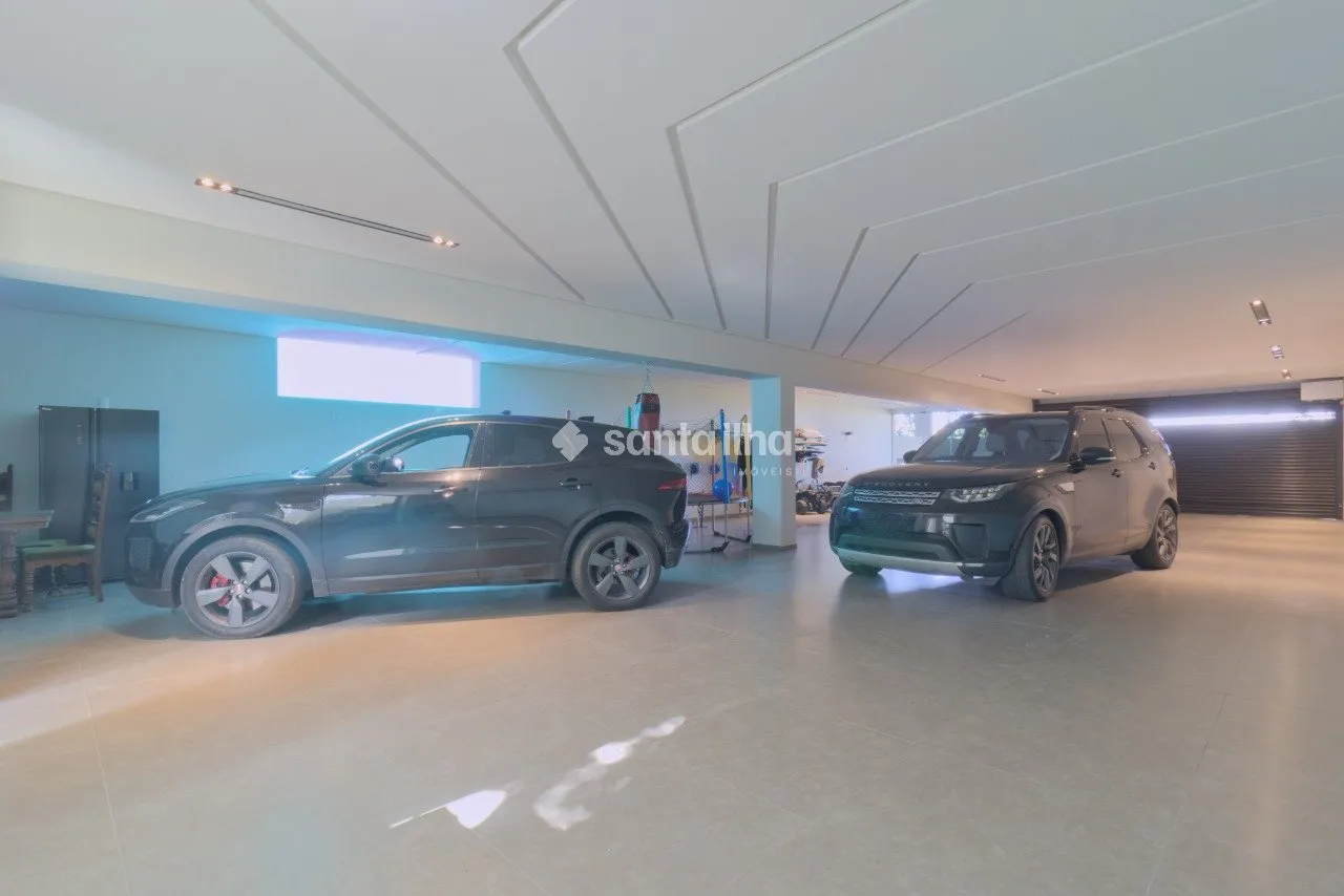 House with 6 en-suite bedrooms and 8 bathrooms, 1350 m² — photo 47