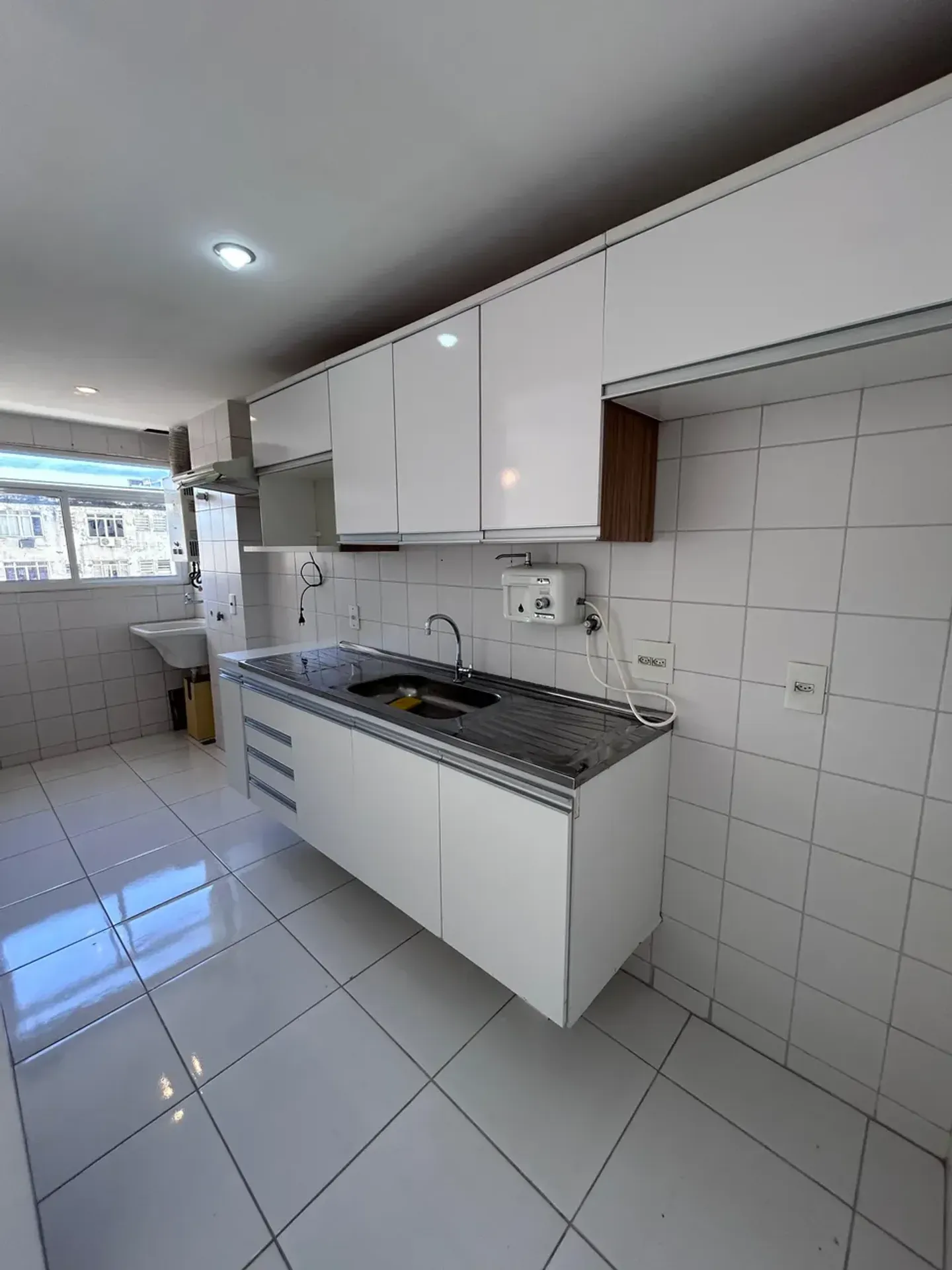 Apartamento de 3 quartos com cozinha americana e varanda — photo 8
