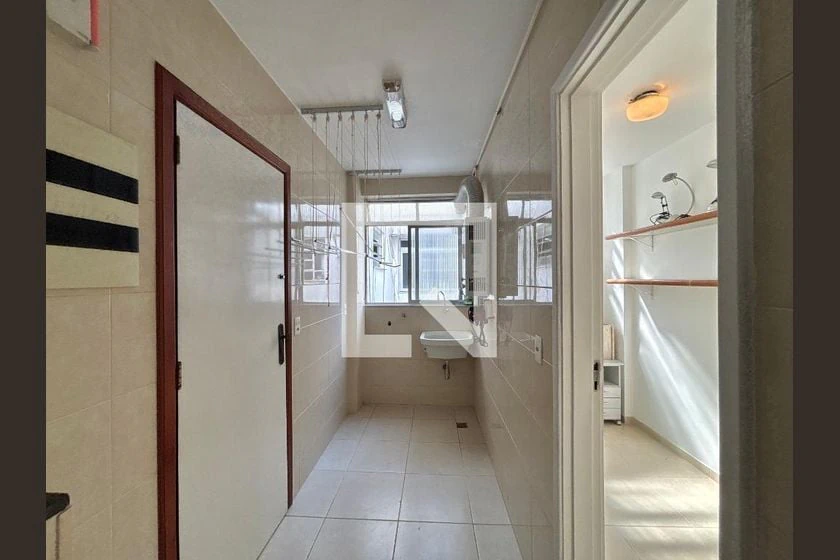 Unfurnished 3-bedroom apartment with gas kitchen — photo 8