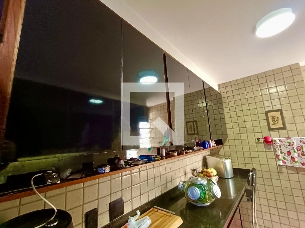 Furnished 2-bedroom apartment with private balcony BBQ — photo 38