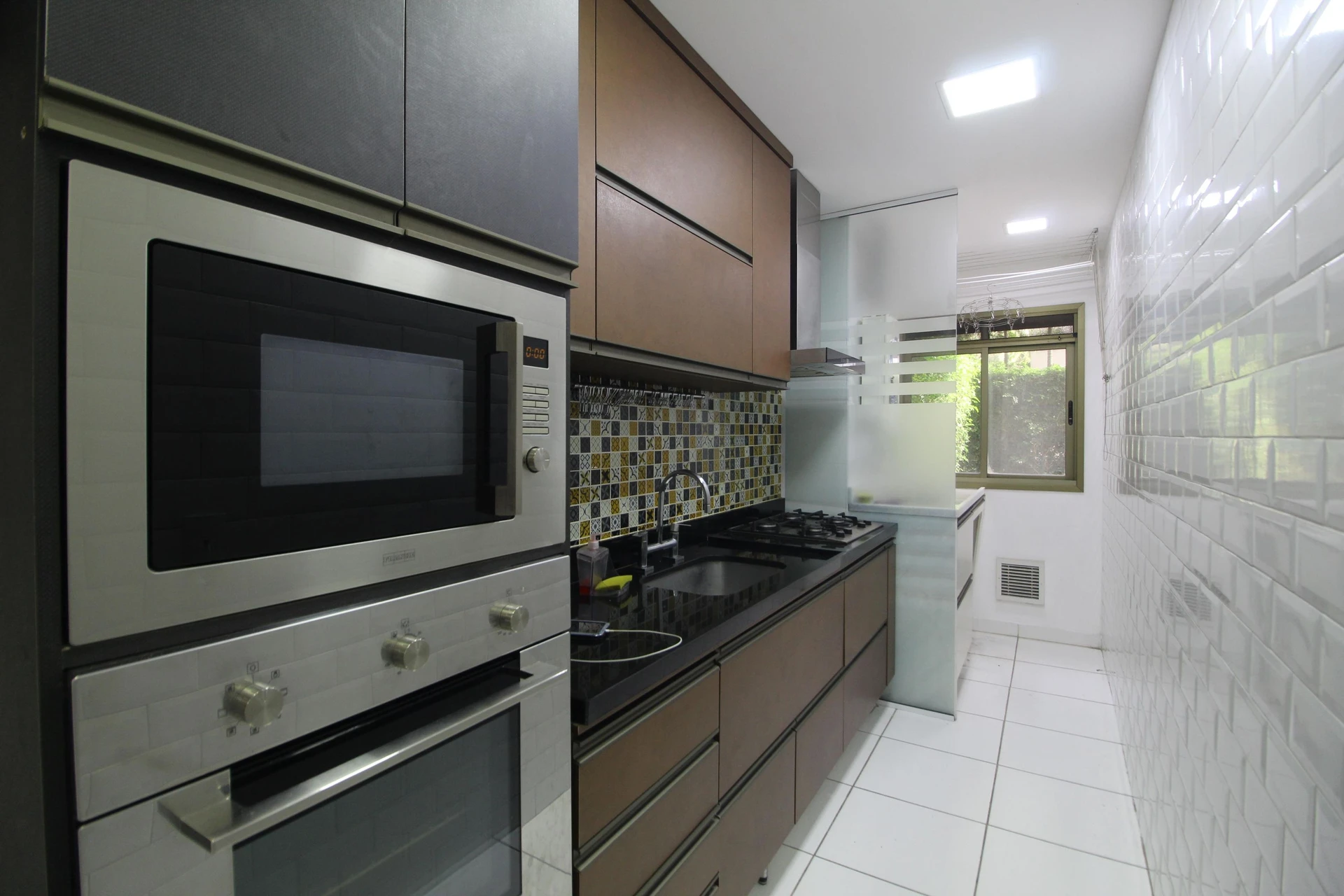 Walk-in closet in a 3-bedroom apartment, 120 m² — photo 44