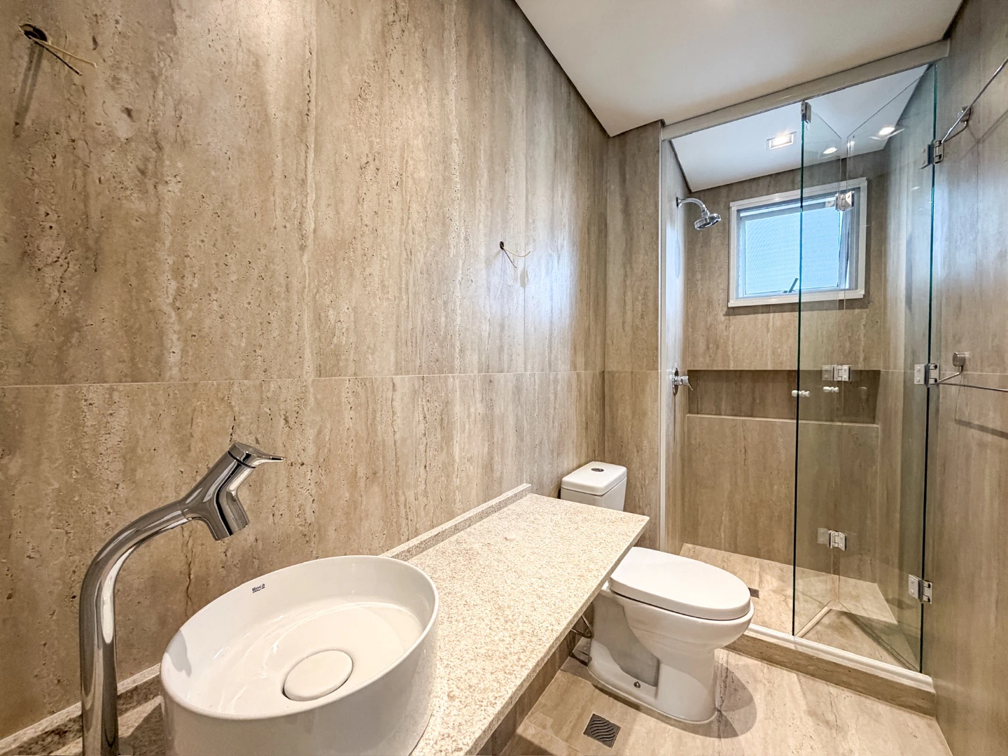 Floor-to-ceiling windows in a 3-bedroom apartment, 106 m² — photo 7