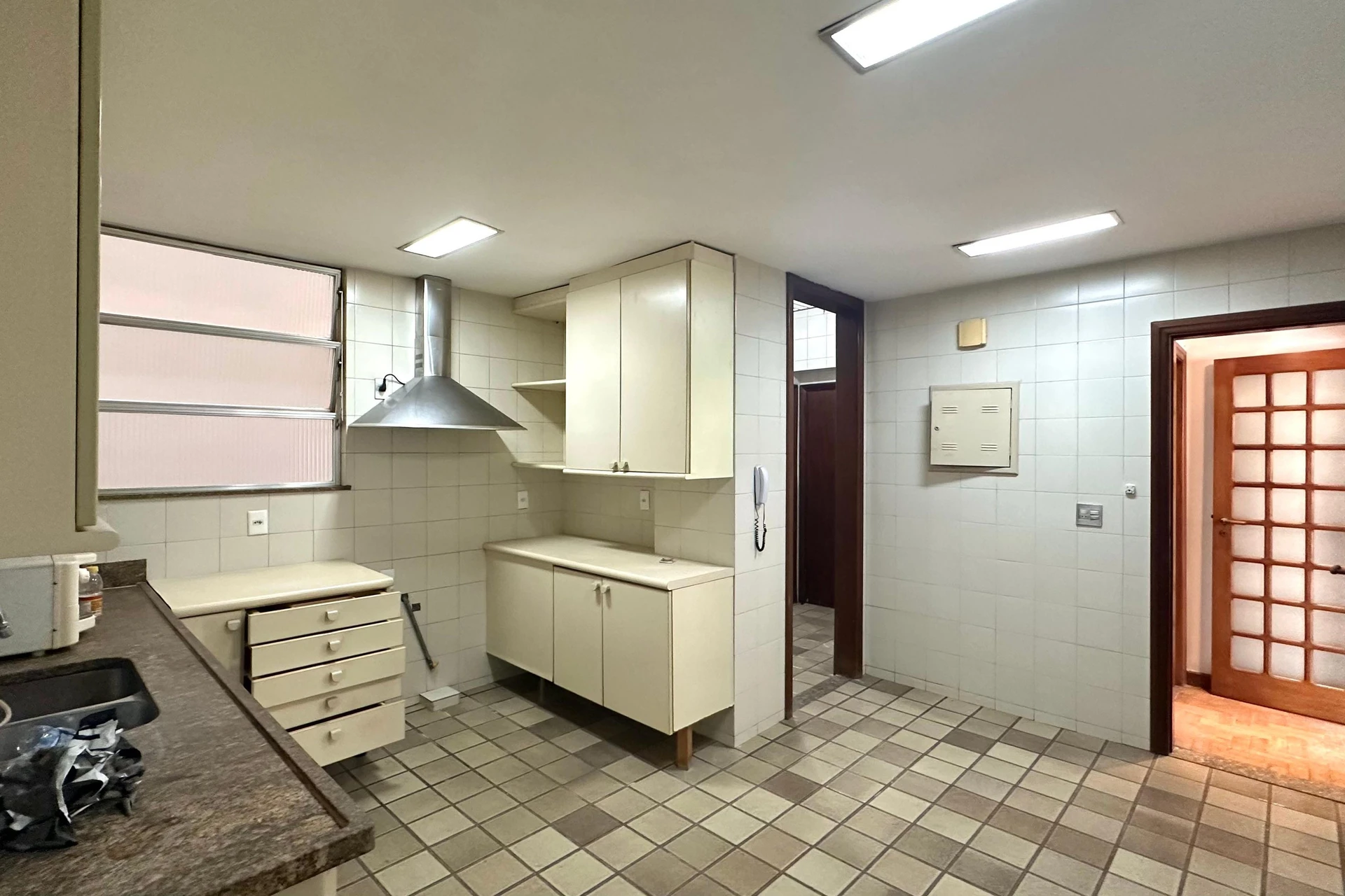 Квартира без меблів з 3 спальнями та 3 ванними кімнатами — photo 18