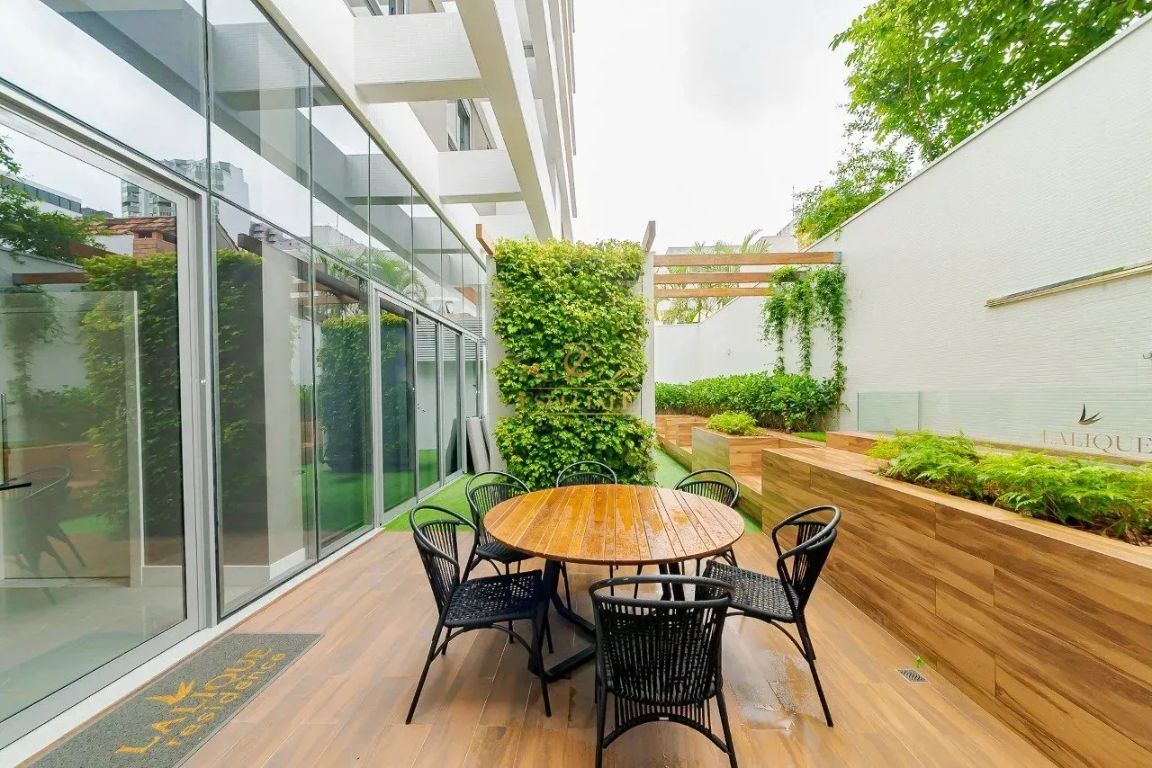 Furnished 186 m² apartment with 3 en-suite bedrooms — photo 28