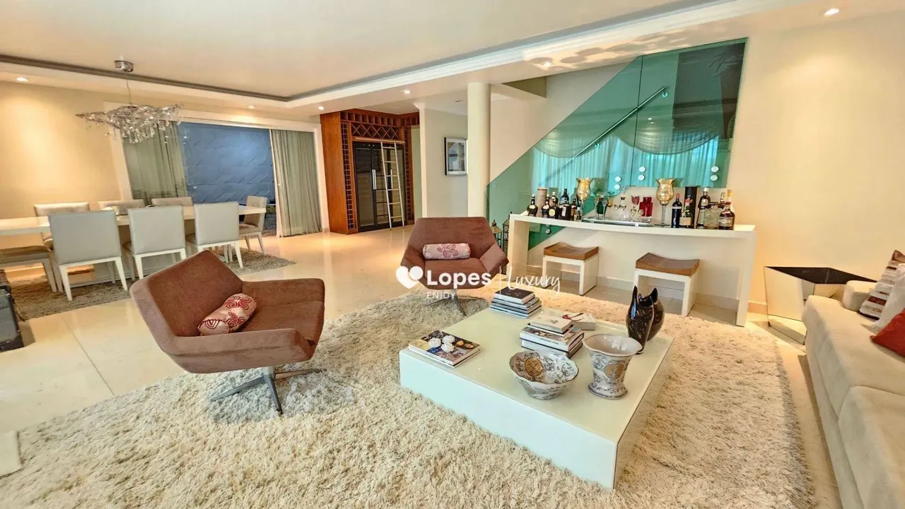 Furnished house with 5 bedrooms and a kitchen open to living — photo 13