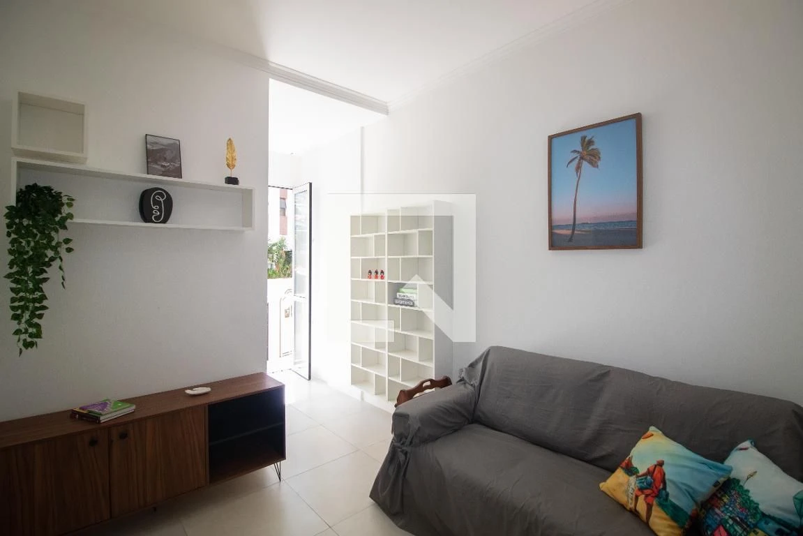 1-bedroom apartment with open kitchen and electric stove — photo 4