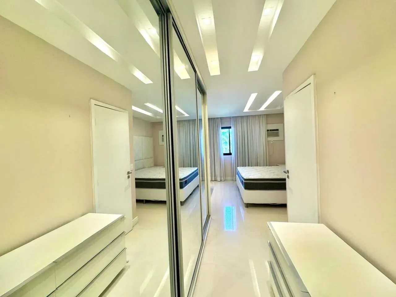 4-bedroom apartment in a building with a heated pool — photo 24