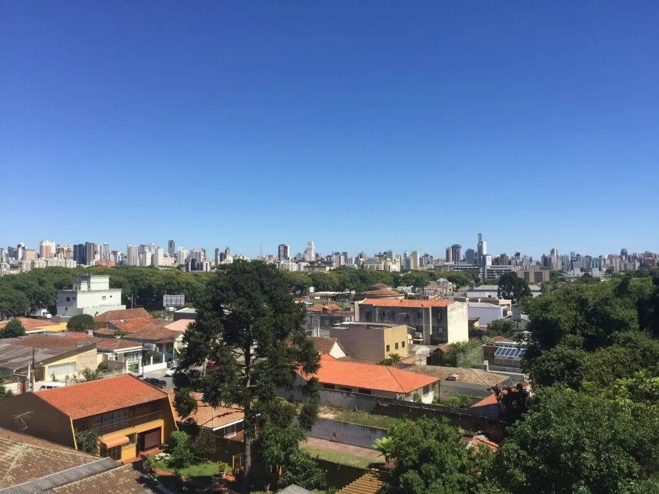 Estudio amueblado con armarios empotrados y plaza — photo 11