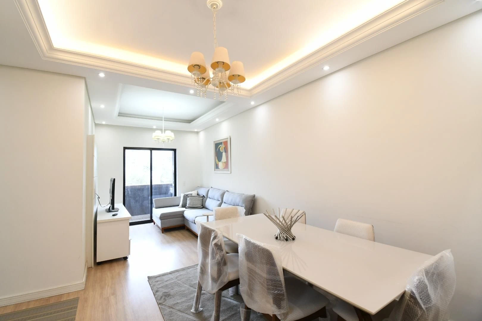 3-bedroom apartment in a building with a gym — photo 12