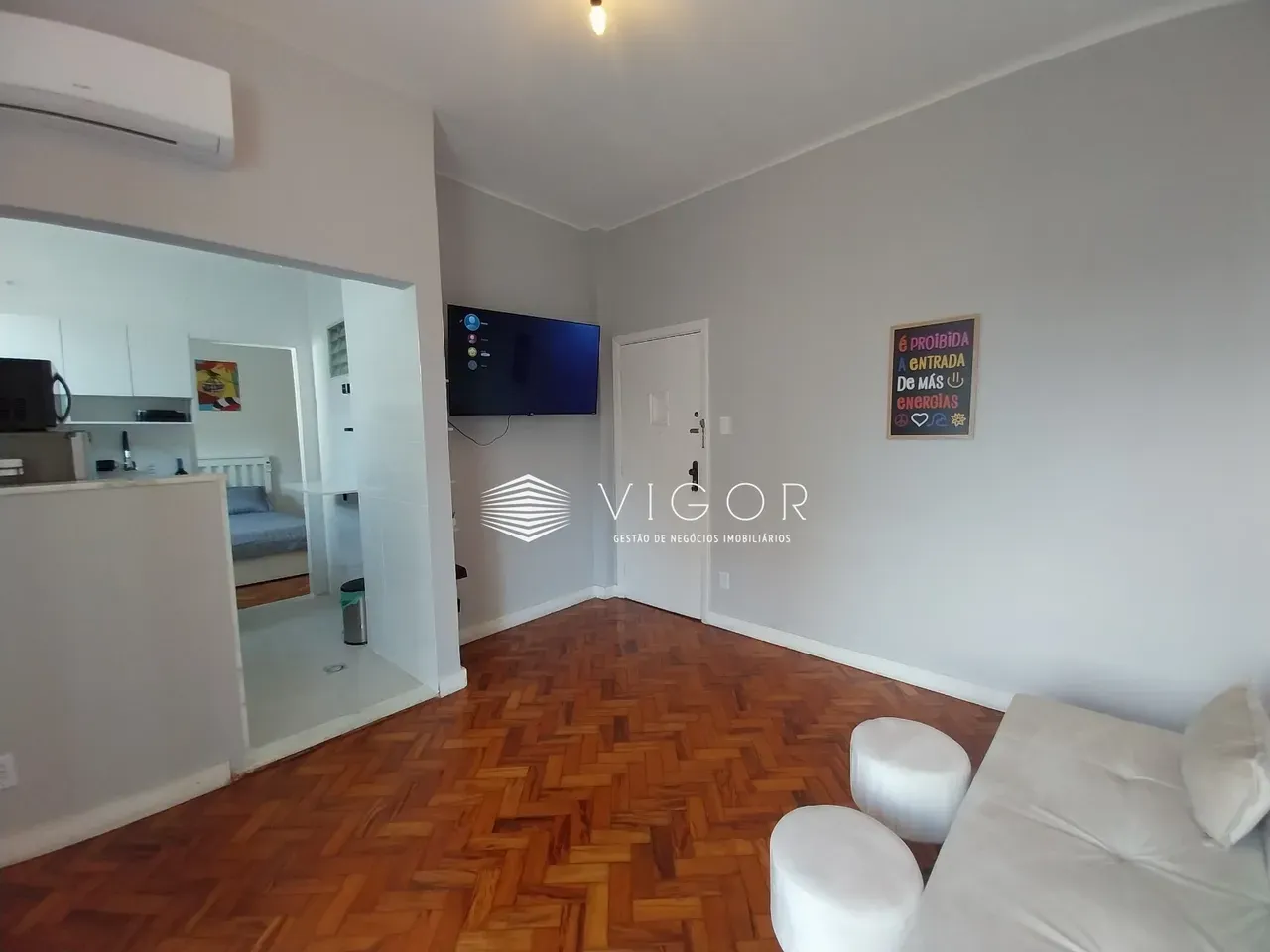 Furnished 49 m² apartment with 1 en-suite bedroom — photo 9