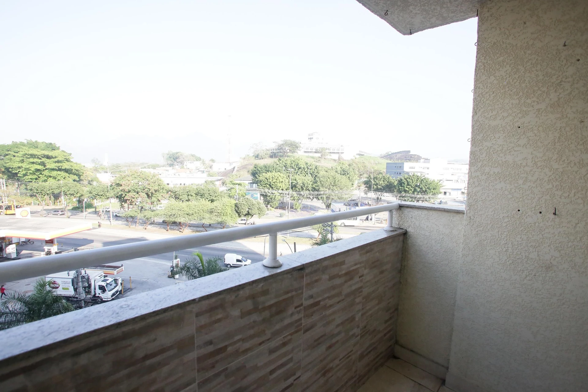 2-bedroom apartment with a mountain view — photo 28