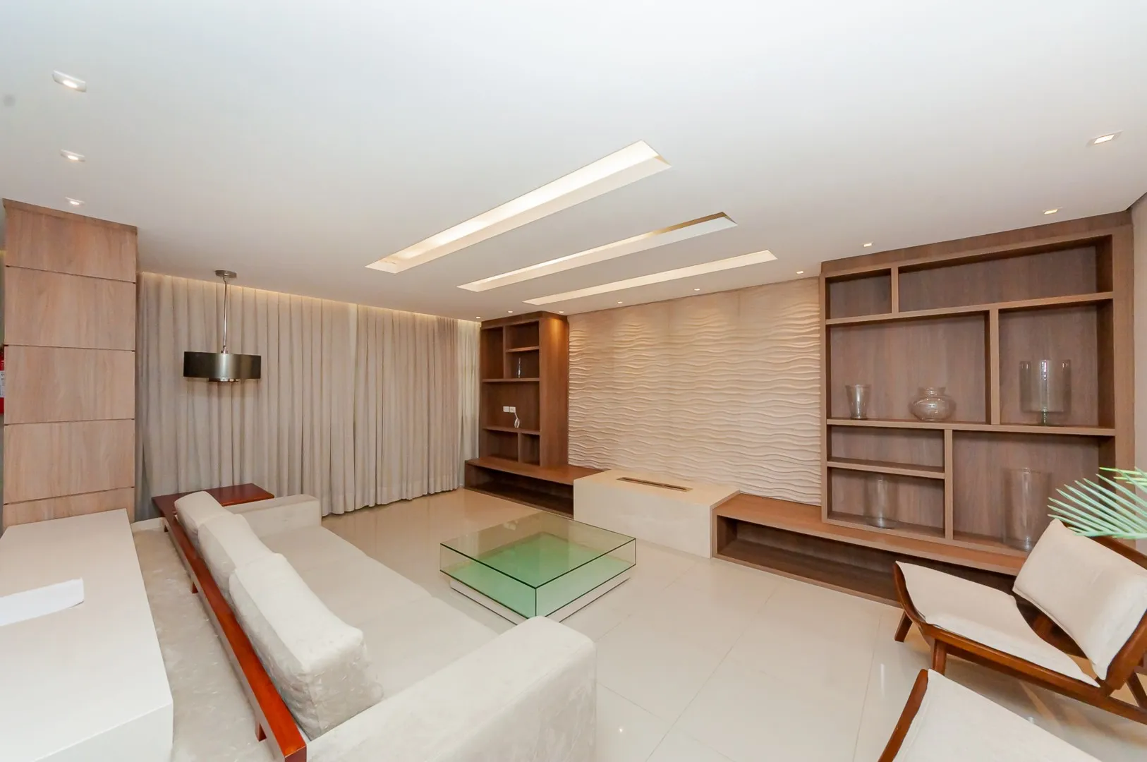 4-bedroom 239 m² apartment with 2 parking spots and 1 suite — photo 11