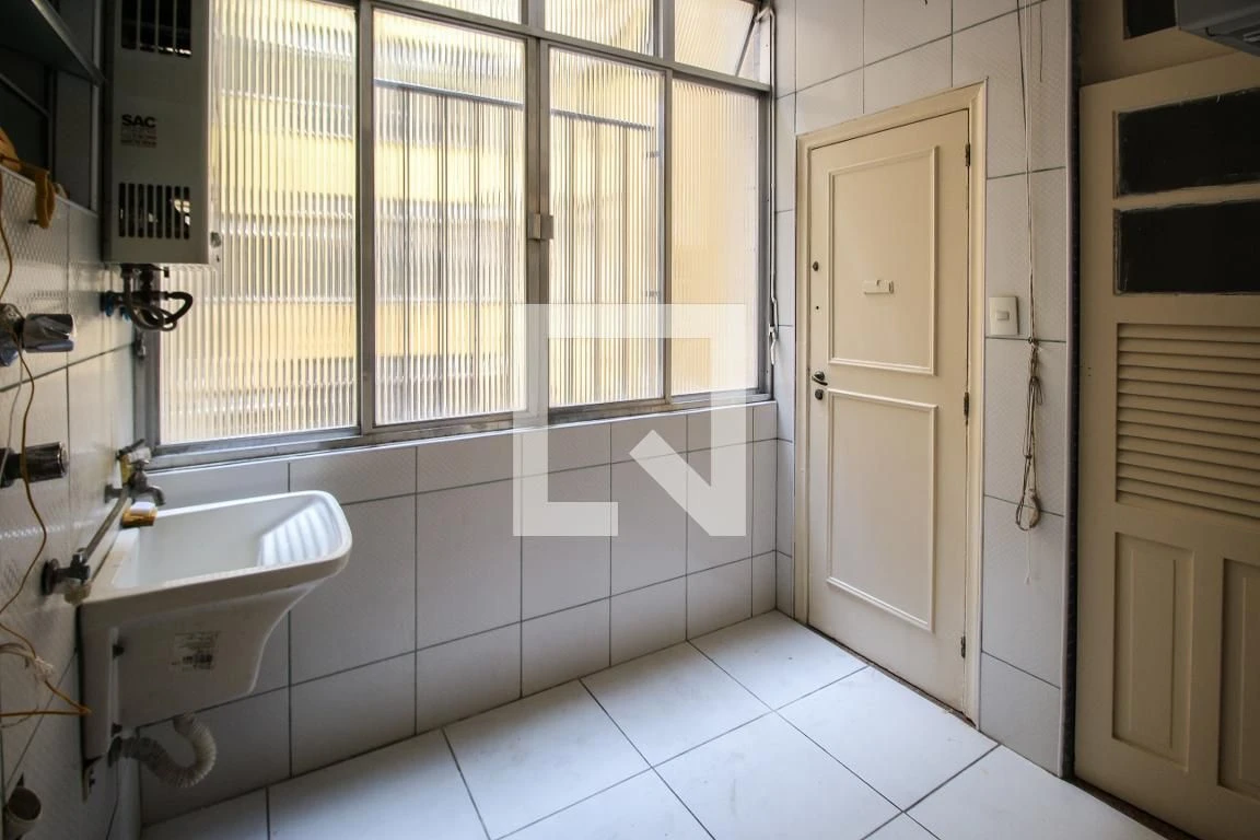 117 m² apartment with a private pool and a walk-in closet — photo 15