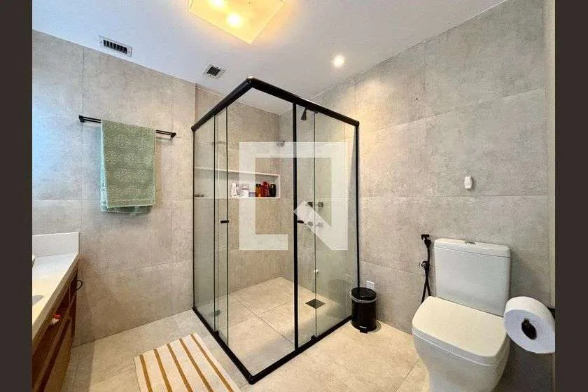 Renovated 2-bedroom apartment with city view, 85 m² — photo 13