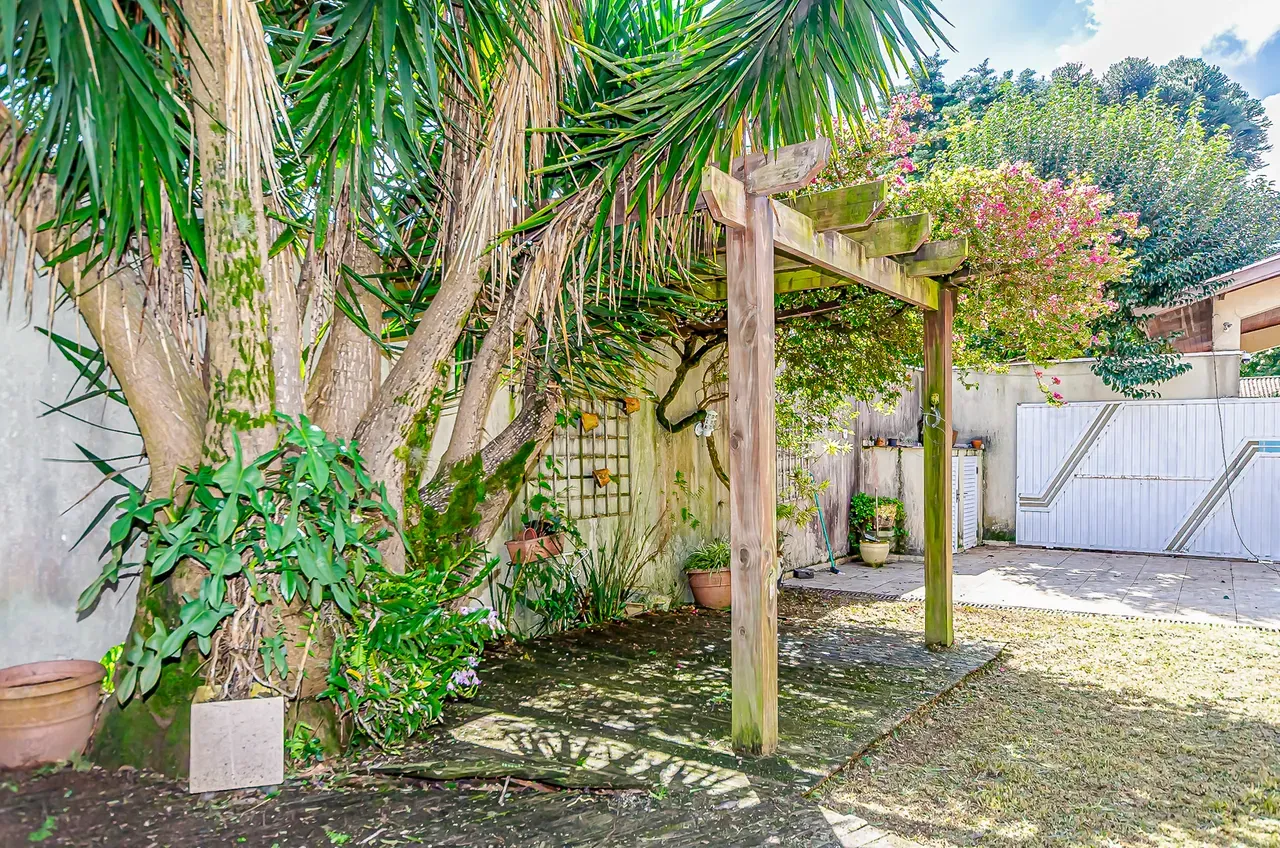 3-bedroom house with a garden in Curitiba — photo 12