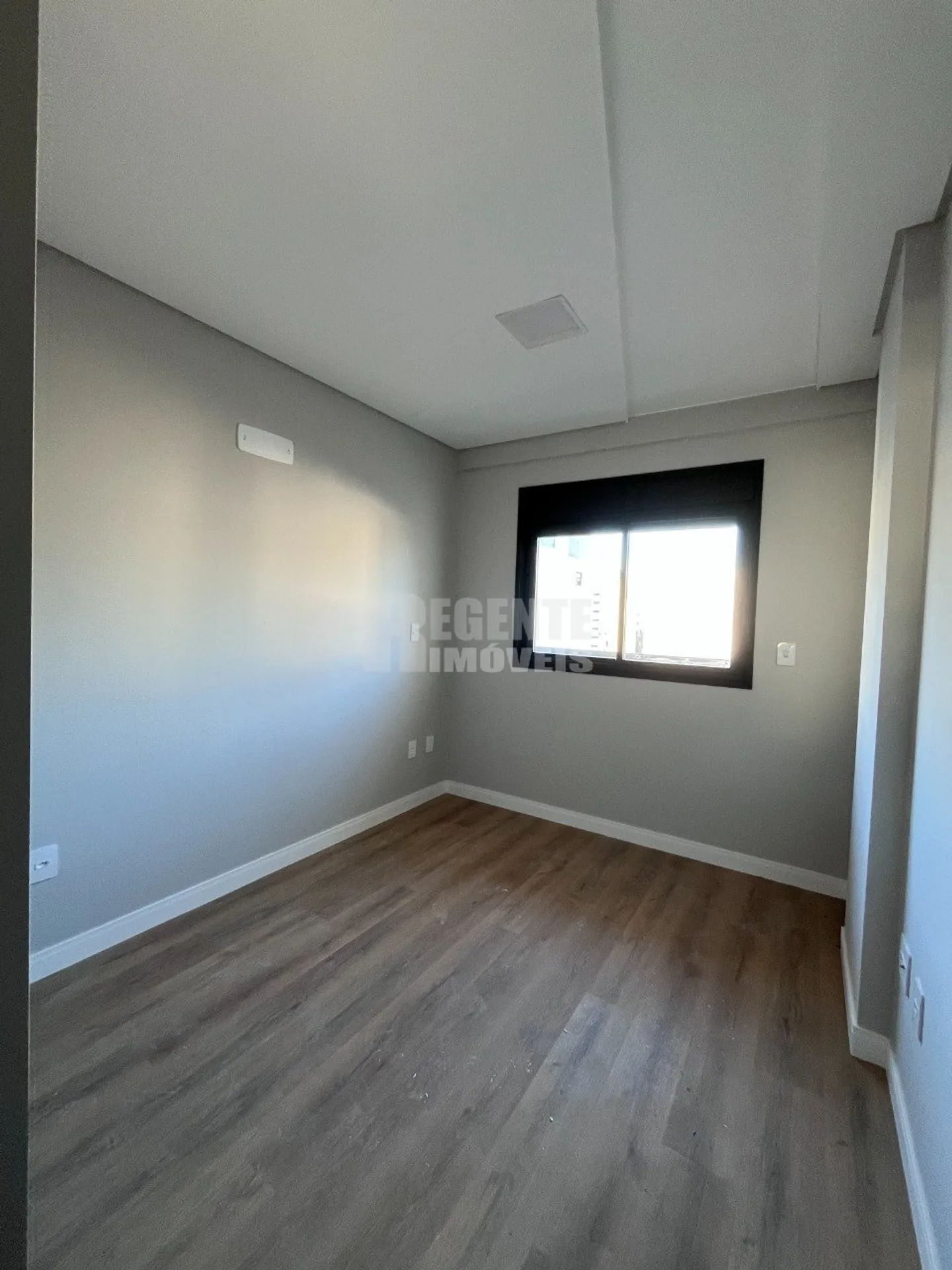 Apartamento mobiliado de 2 dormitórios com churrasqueira na sacada — photo 8