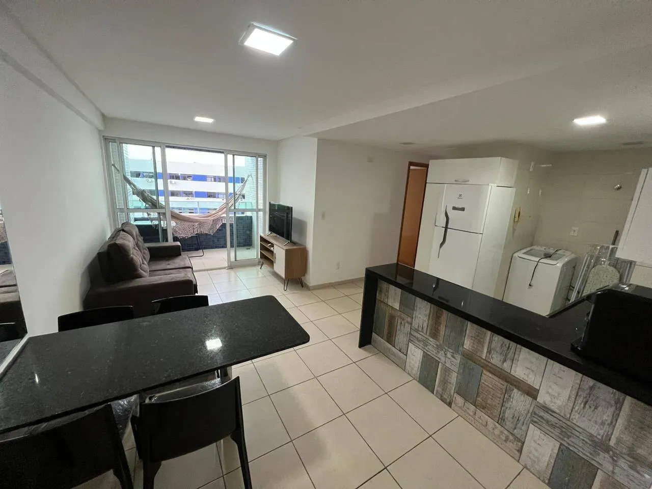 2-bedroom apartment in a building with a gym — photo 12