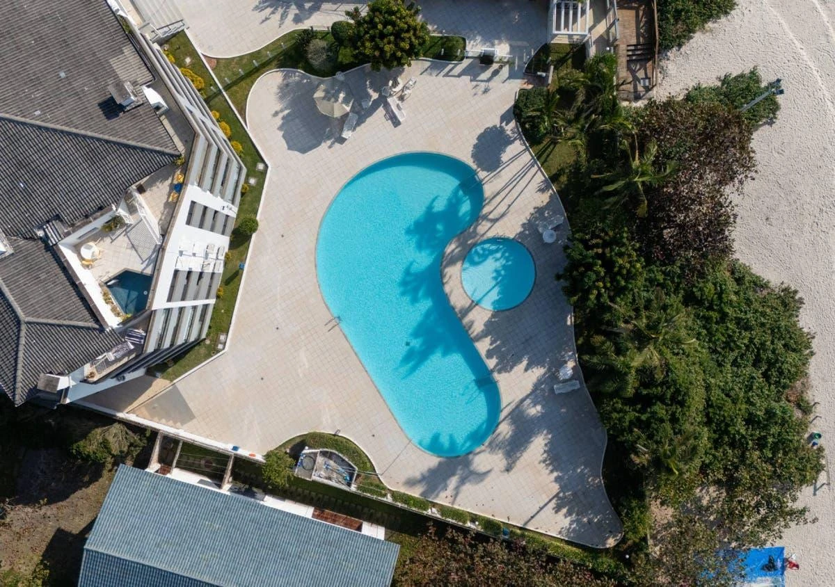 Furnished apartment, 84 m², with a glass-enclosed balcony — photo 4