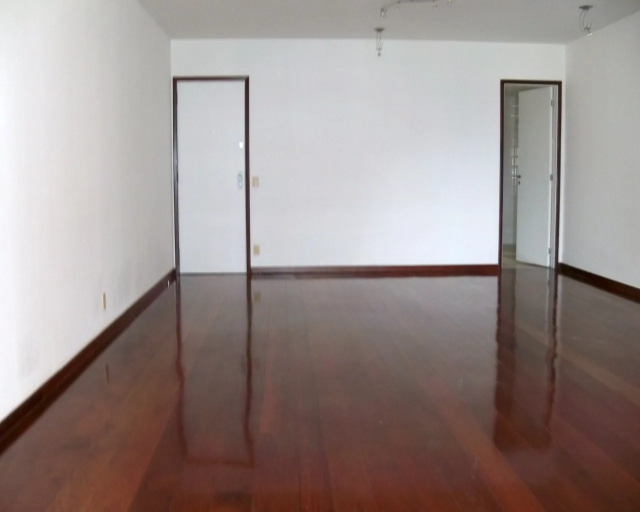 Apartamento sem mobília com 4 quartos e 3 banheiros — photo 8