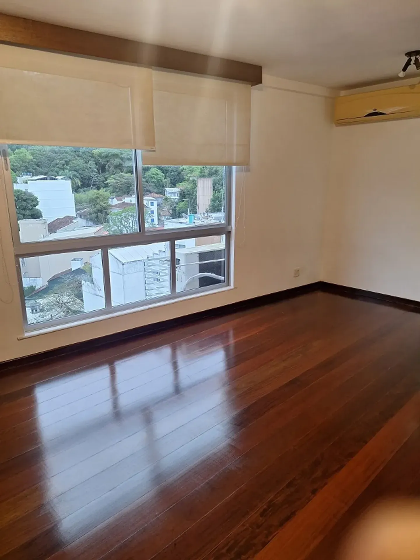 2-bedroom apartment with a bathtub in Rio de Janeiro — photo 15