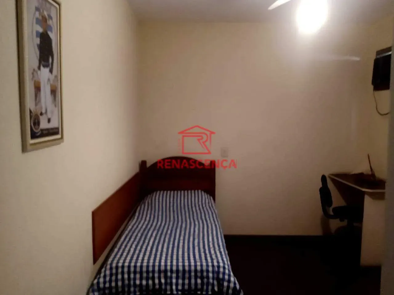 4-bedroom house with 1 en-suite and 300 m² plus pool — photo 12
