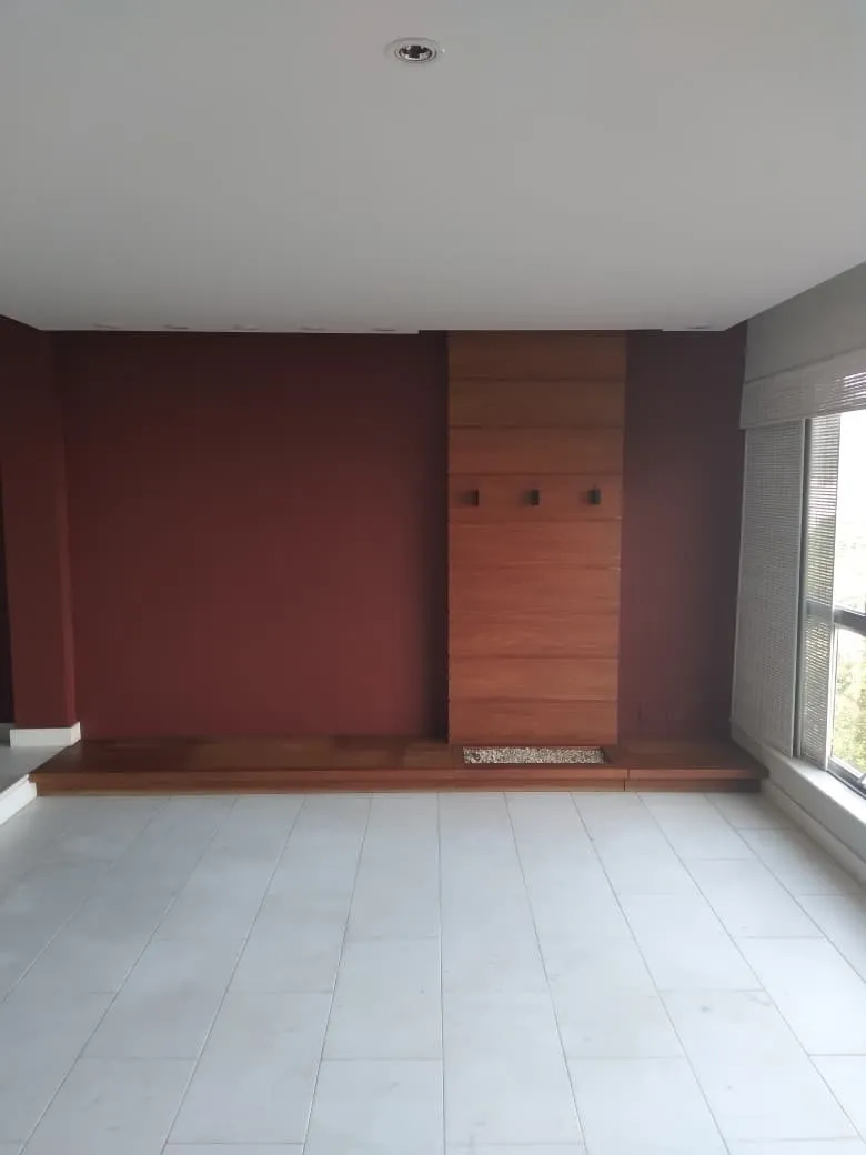 135 m² unfurnished apartment on the 6th floor with parking