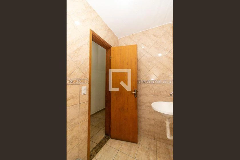 Rental house with balcony, 4 bedrooms and 120 m² — photo 13
